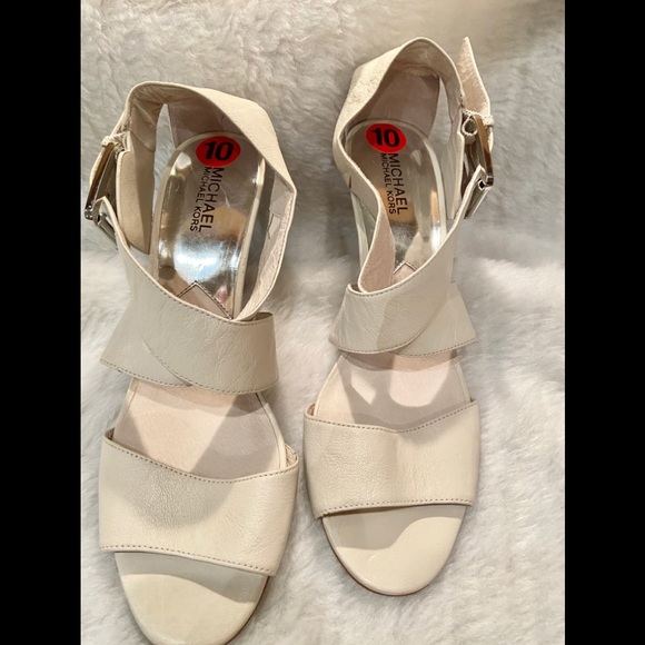 Michael Kors Shoes - Michael Kors NWT Heels size 10 M Bone White